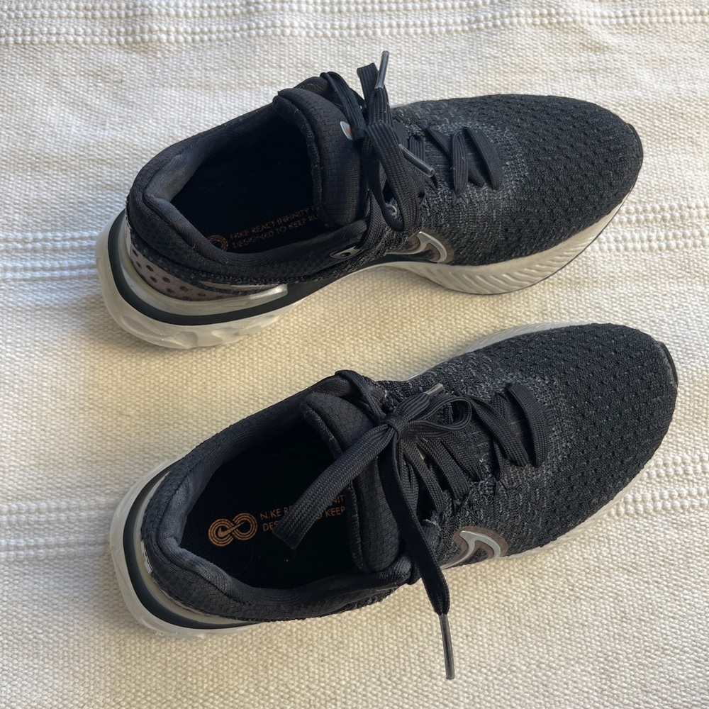 NIKE - WOMENS SIZE 8 - Picture 4 of 10